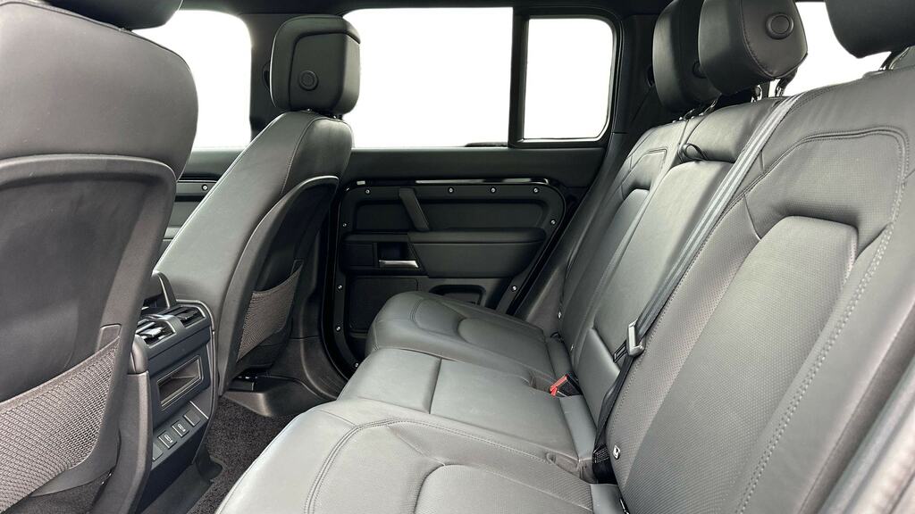 Land Rover Defender 110 3.0 D350 X-dynamic Hse 110 DK75OLO Black #4