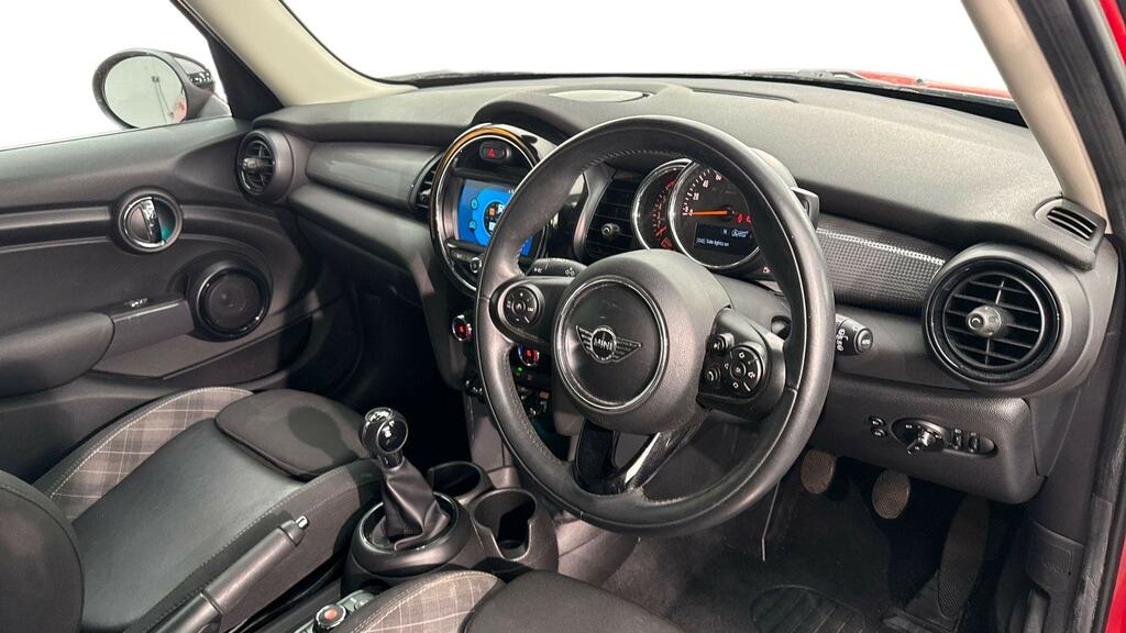 Mini Hatch 1.5 Cooper II Chili Pack YD68NVH Red #6
