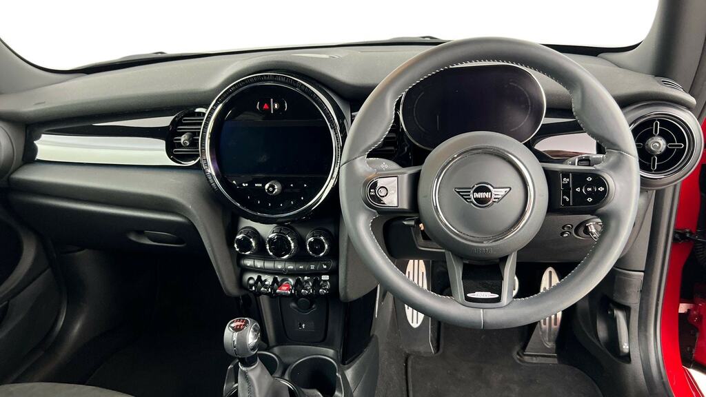 Mini Hatch 1.5 Cooper Exclusive Premium Red #4