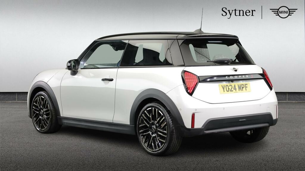 Mini Hatch 2.0 S Exclusive YO24MPF White #2