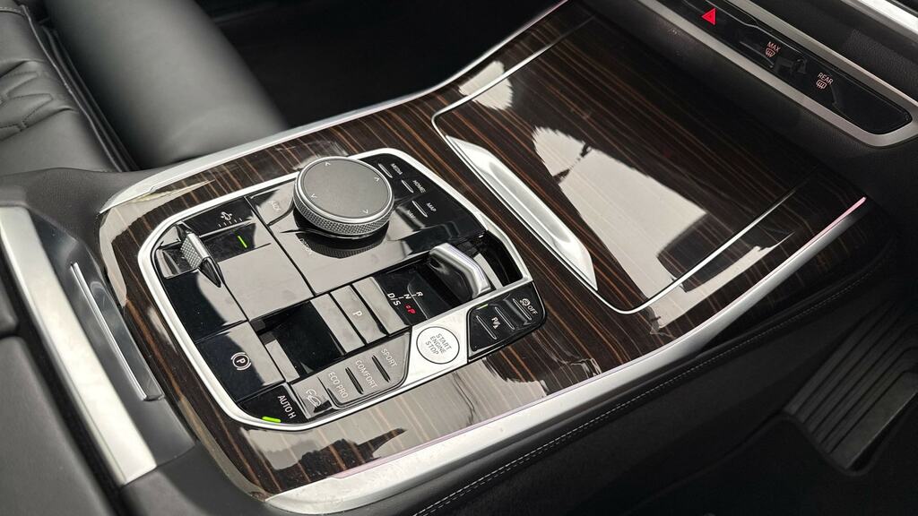 BMW X7 M60i Xdrive Grey #10
