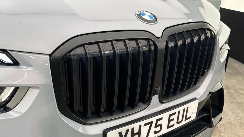 BMW X7 M60i Xdrive Grey #34