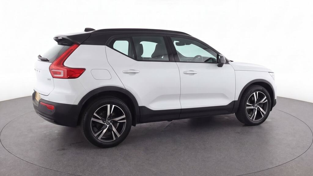 Volvo XC40 2.0 B4p R Design White #4