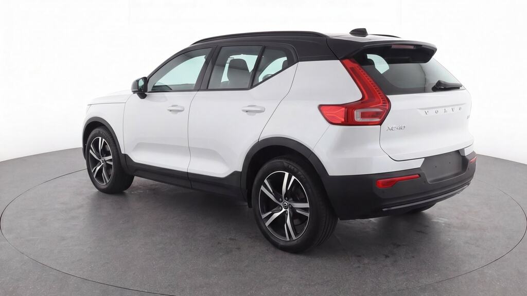 Volvo XC40 2.0 B4p R Design White #3
