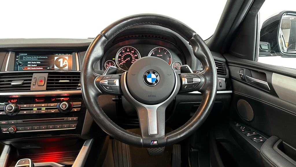 BMW X4 20D M Sport Black #8