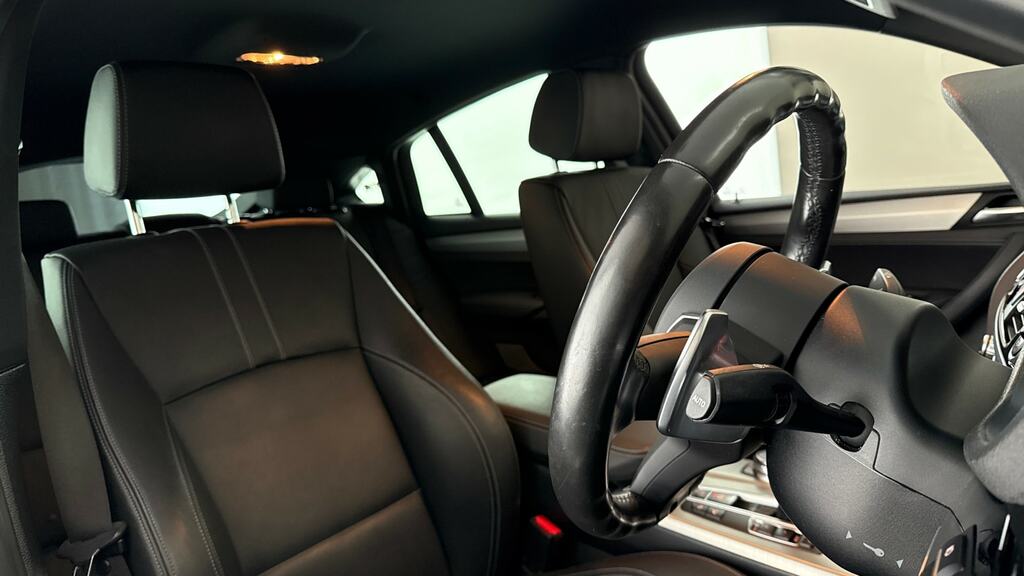 BMW X4 20D M Sport Black #10