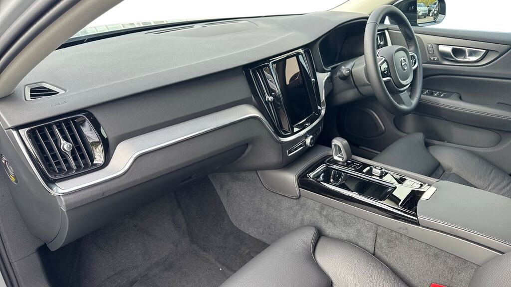 Volvo V60 2.0 T6 350 Phev Plus Dark Awd Grey #4