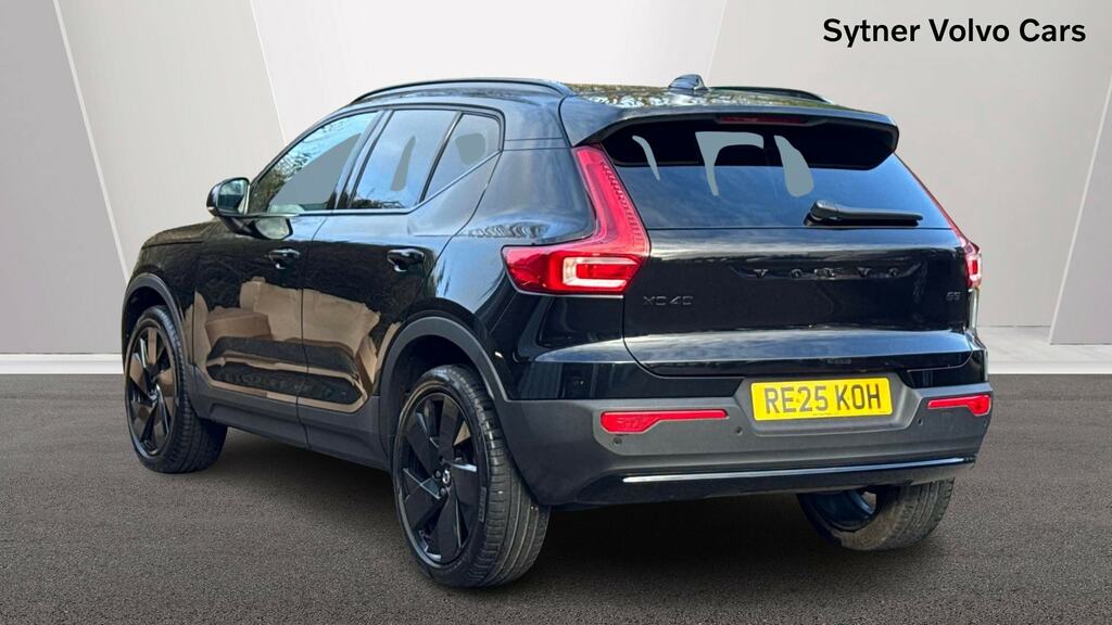 Volvo XC40 2.0 B3p Plus Black Edition RE25KOH Black #2