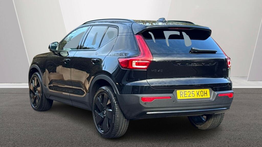 Volvo XC40 2.0 B3p Plus Black Edition RE25KOH Black #2