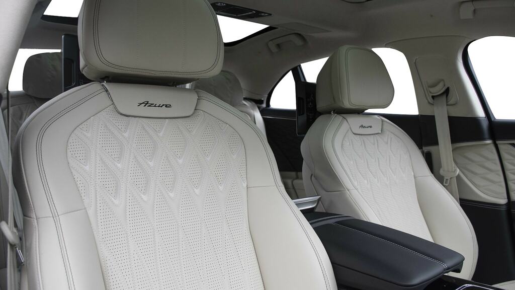 Bentley Flying Spur Mulliner Blue #10