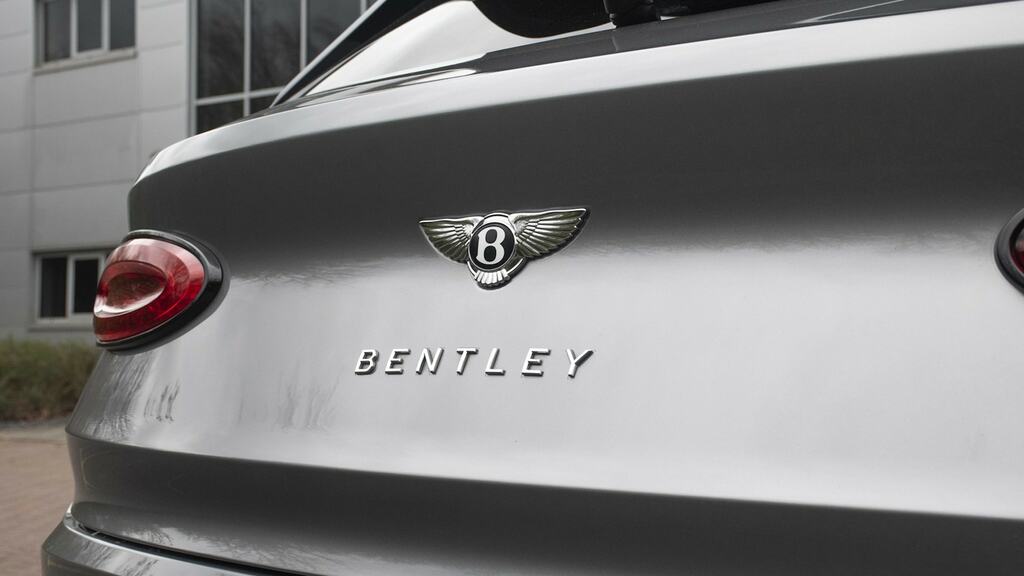Bentley Bentayga 3.0 V6 Hybrid Mulliner Driv Spec Tour Blue #23