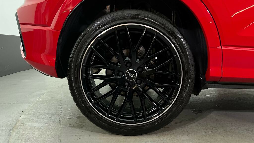 Audi Q2 35 Tfsi Black Edition S Tronic Tech WL73FBZ Red #5