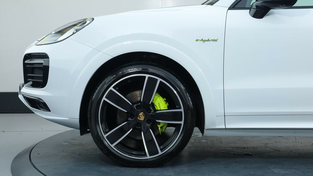 Porsche Cayenne E-hybrid Platinum Edition Tiptronic S White #3