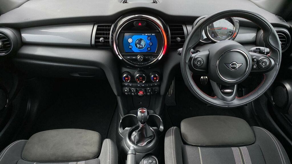 Mini Hatch 1.5 Cooper Sport II Comfort Pack Red #4