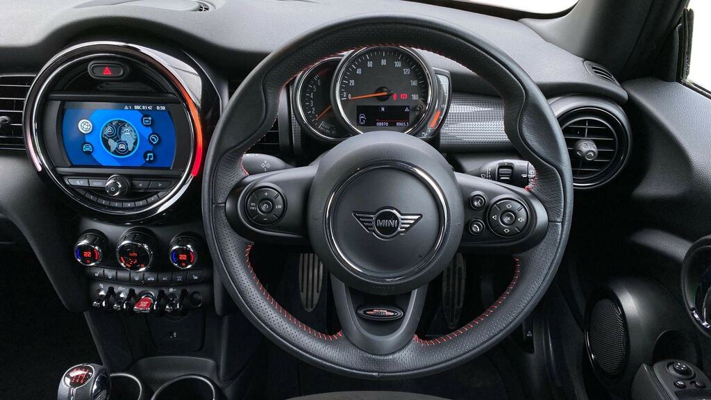 Mini Hatch 1.5 Cooper Sport II Comfort Pack Red #5