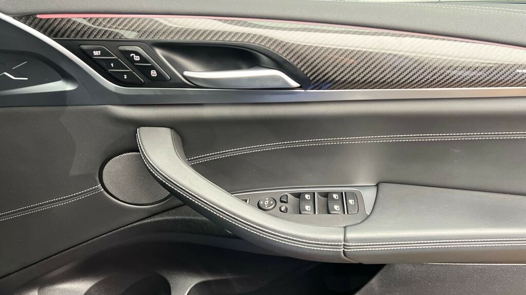 BMW X4 M M Competition White #25