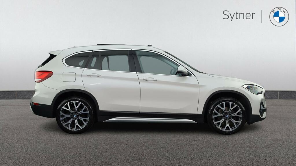 BMW X1 Sdrive 18I Xline Step YA70VAF White #3