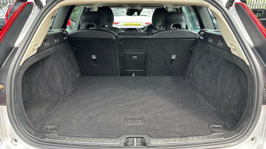 Volvo V60 2.0 D3 Momentum Estate Euro 6 Ss  #17