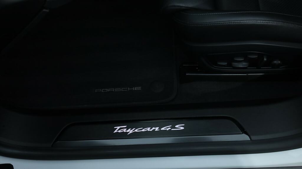 Porsche Taycan Performance Plus 93.4Kwh 4S Cross Turismo Elec Green #22