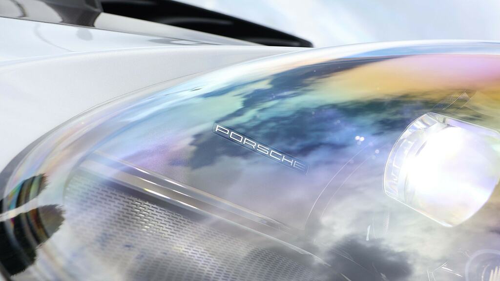 Porsche 911 Petrol Silver #28