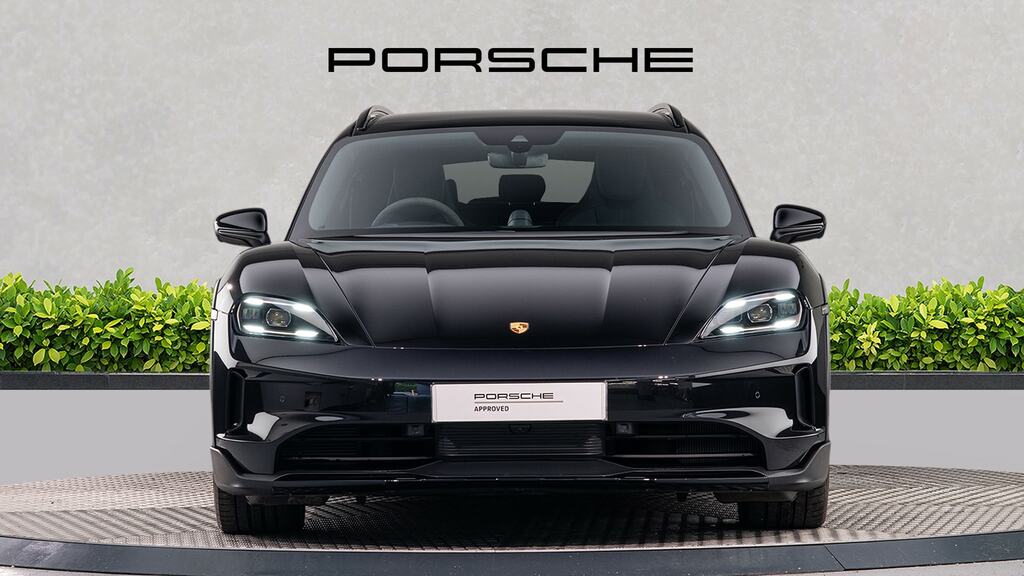 Porsche Taycan 440Kw 4S 105Kwh Black #2