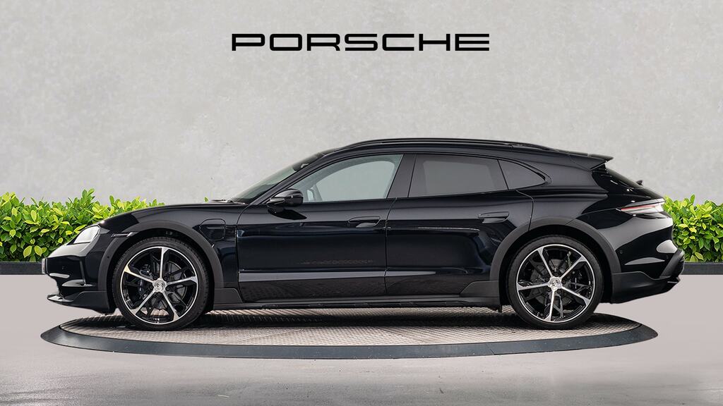 Porsche Taycan 440Kw 4S 105Kwh Black #4
