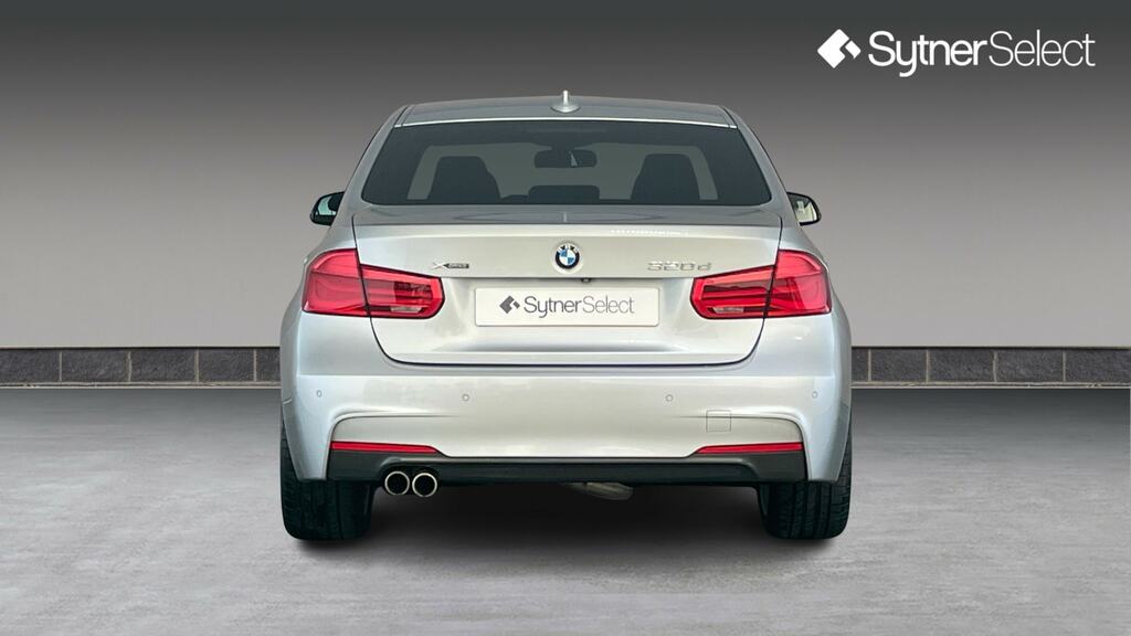 BMW 3 Series 330D M Sport Shadow Edition Step White #5