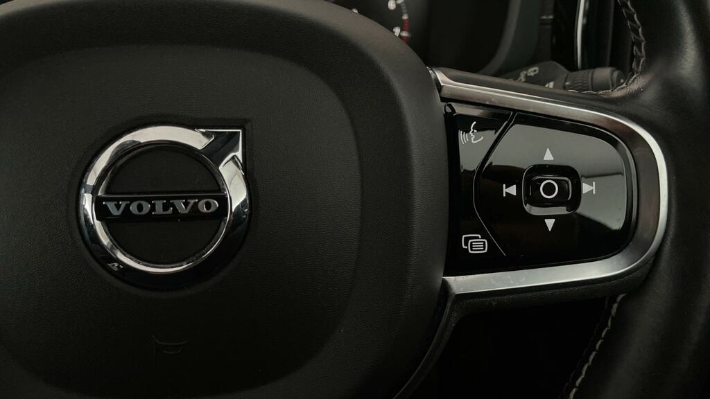 Volvo XC60 B4 Awd R-design Black #18