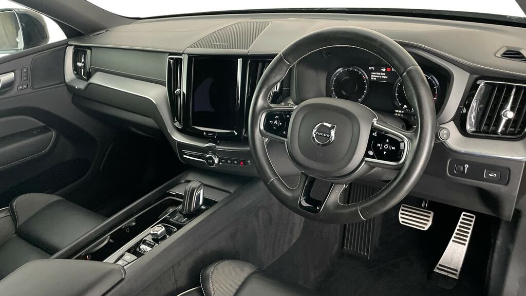 Volvo XC60 B4 Awd R-design Black #9