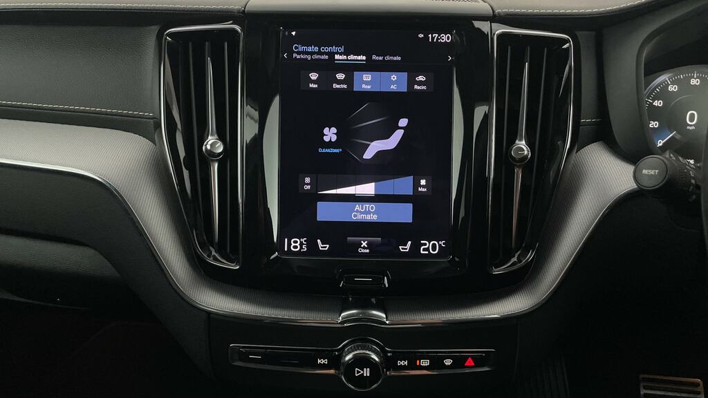 Volvo XC60 B4 Awd R-design Black #16