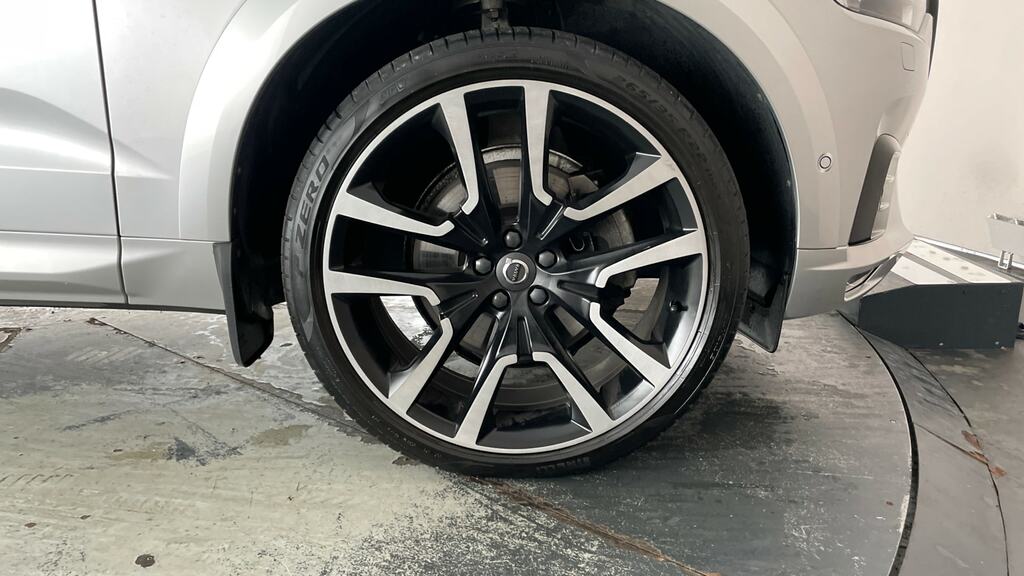 Volvo XC60 B4 Awd R-design Black #23
