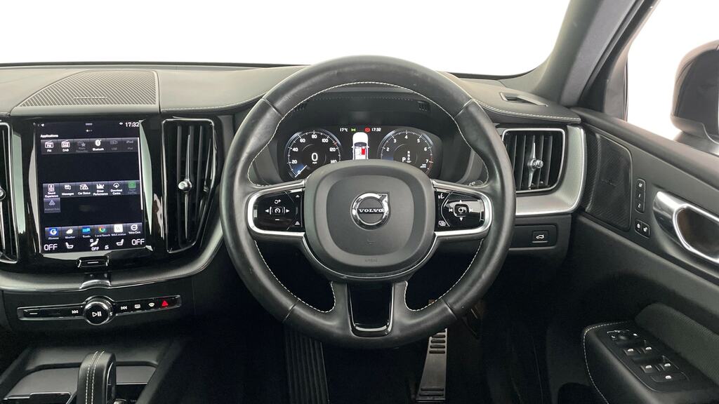Volvo XC60 B4 Awd R-design Black #8