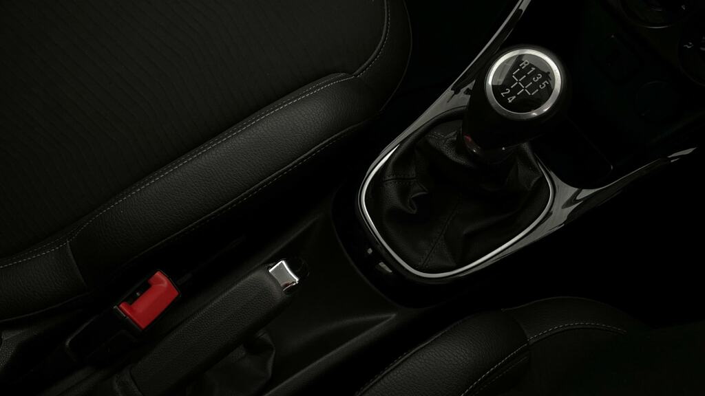 Vauxhall Adam Energised White #14