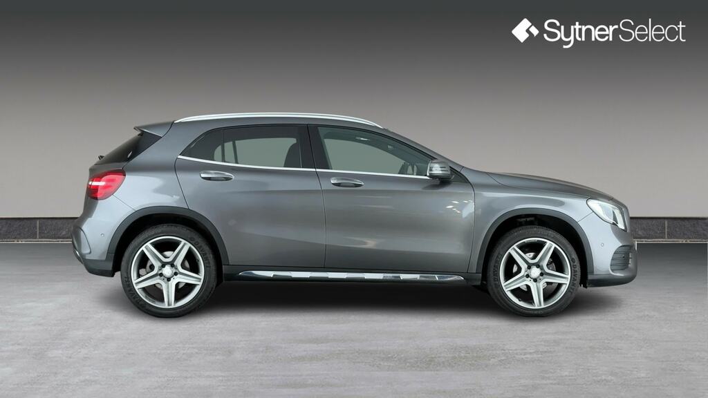 Mercedes-Benz GLA Class Gla 200D Amg Line Premium Plus Grey #3