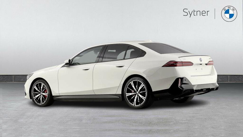 BMW i5 250Kw Edrive40 M Sport Pro 84Kwh White #2