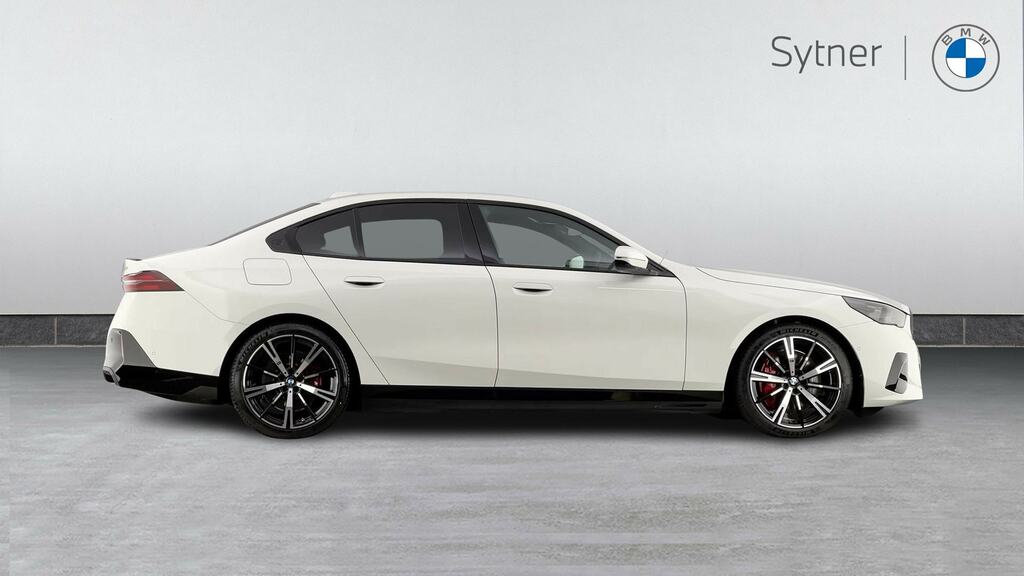 BMW i5 250Kw Edrive40 M Sport Pro 84Kwh White #3