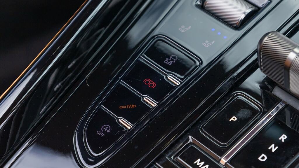 Aston Martin DB12 Db12 V8 Volante Black #63