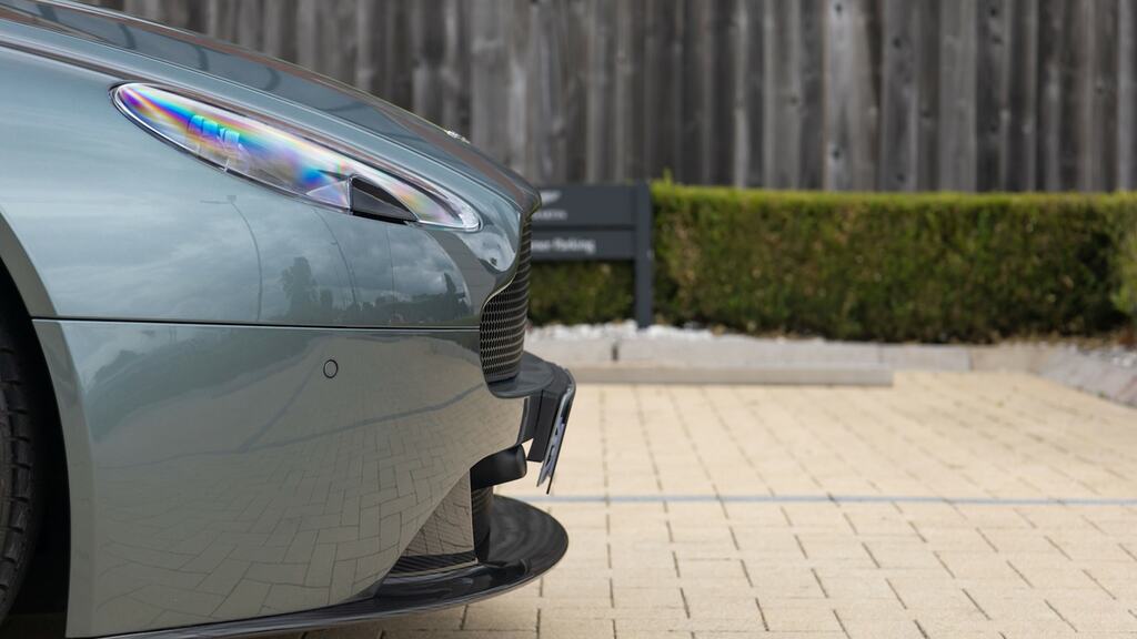 Aston Martin V8 Vantage V8 Black #28