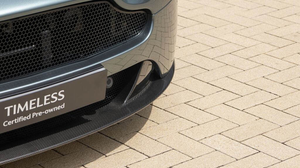 Aston Martin V8 Vantage V8 Black #42
