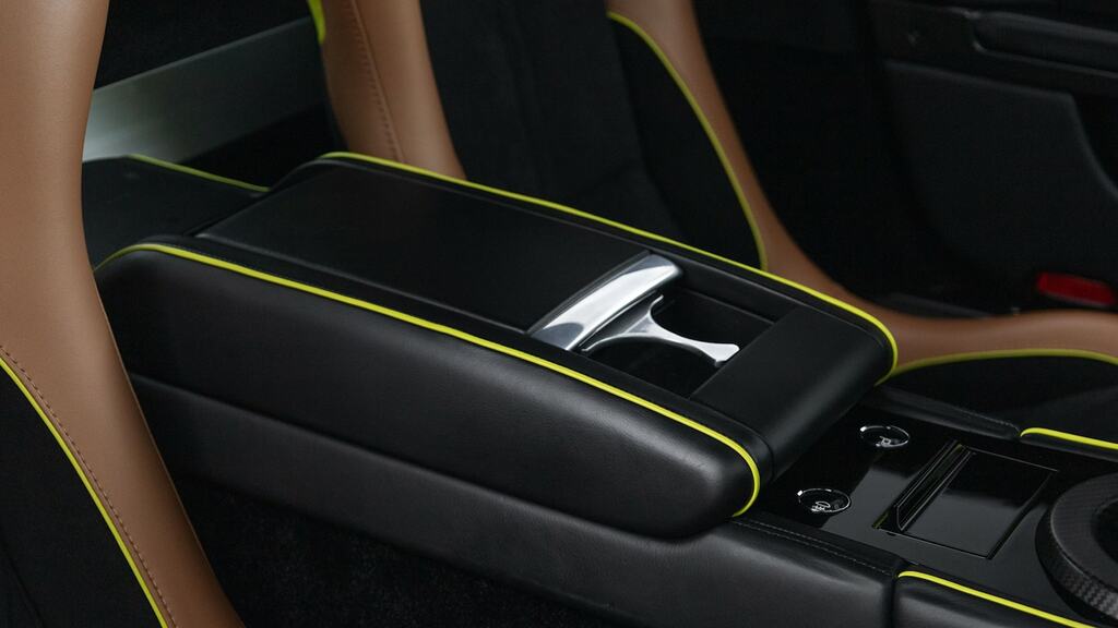 Aston Martin V8 Vantage V8 Black #53