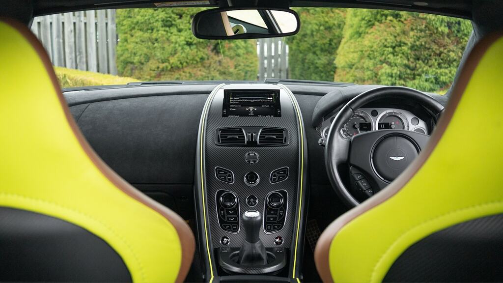 Aston Martin V8 Vantage V8 Black #44