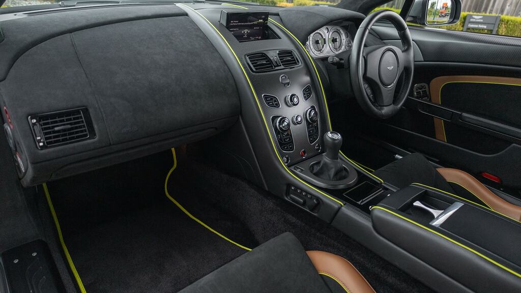 Aston Martin V8 Vantage V8 Black #11