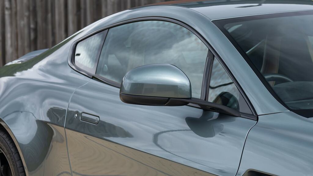 Aston Martin V8 Vantage V8 Black #14