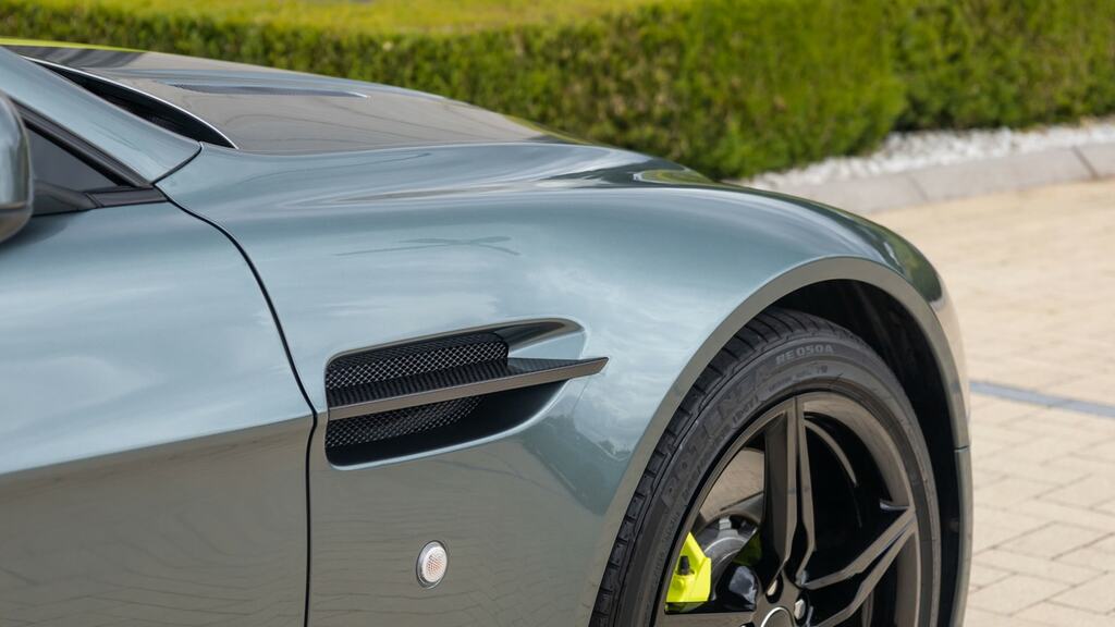Aston Martin V8 Vantage V8 Black #41