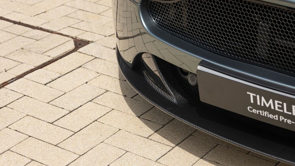 Aston Martin V8 Vantage V8 Black #43