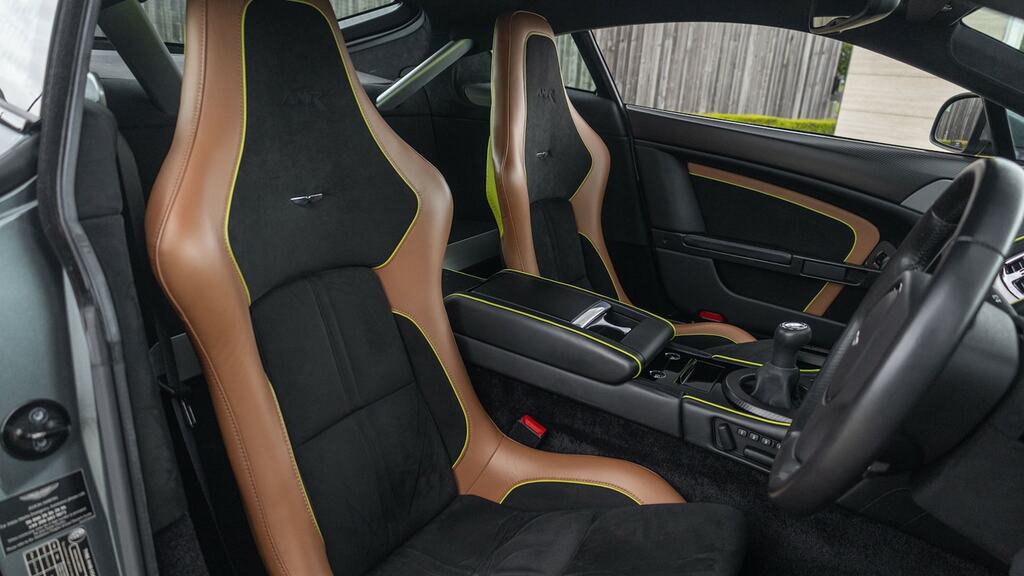 Aston Martin V8 Vantage V8 Black #17