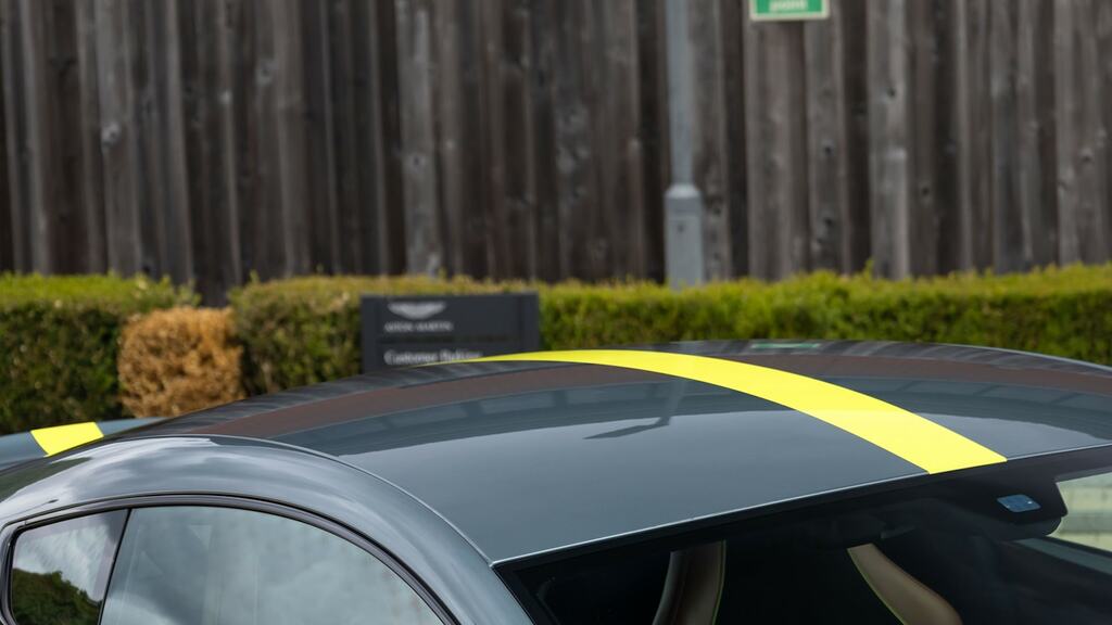 Aston Martin V8 Vantage V8 Black #24
