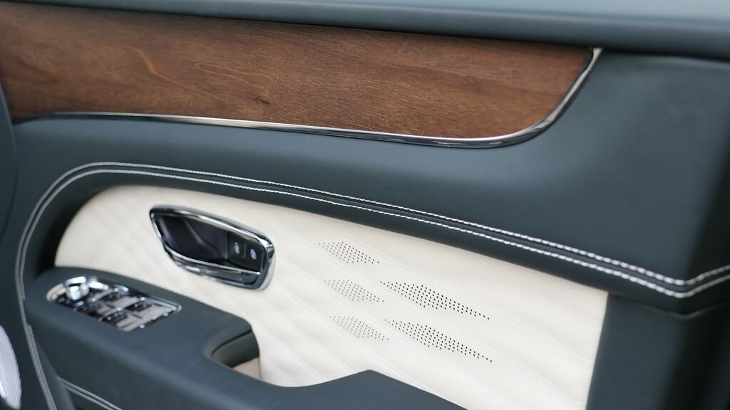 Bentley Bentayga Atelier Edition V8 4.0 V8 Atelier Edition Suv #16