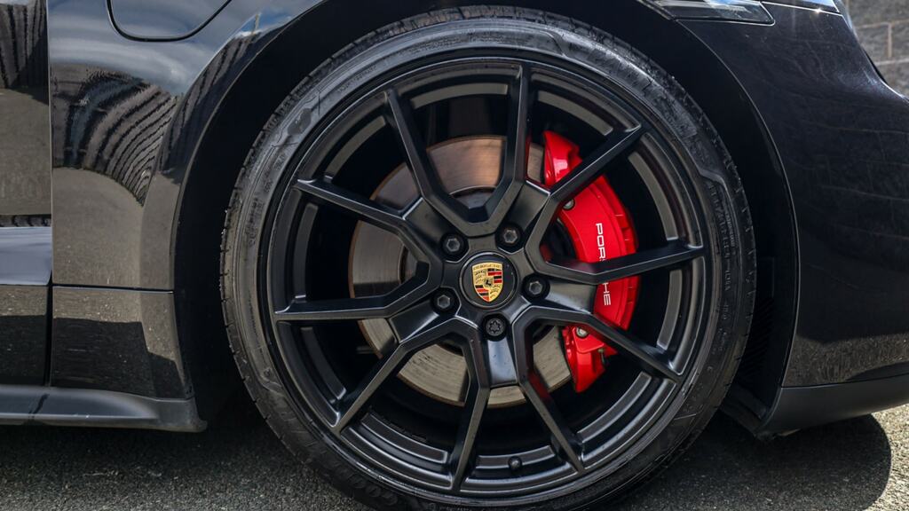 Porsche Taycan 440Kw Gts 93Kwh Black #4