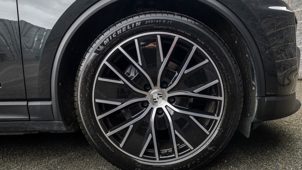 Porsche Macan 265Kw 100Kwh Grey #6
